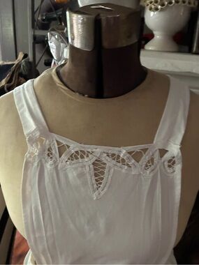 Vtg White Battenburg Lace Bib Apron Retro Romantic Victorian Kitchen Maid